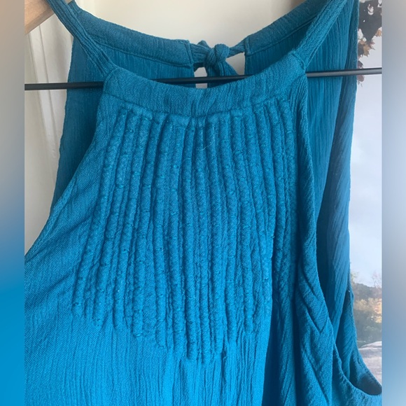 🌸Olive & Oak Pleated Keyhole Halter - Picture 2 of 6